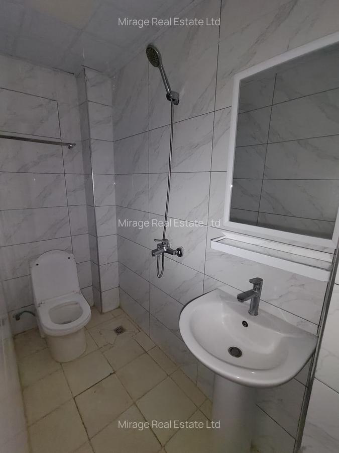 3 Bed Apartment with Swimming Pool in Kilimani - 12