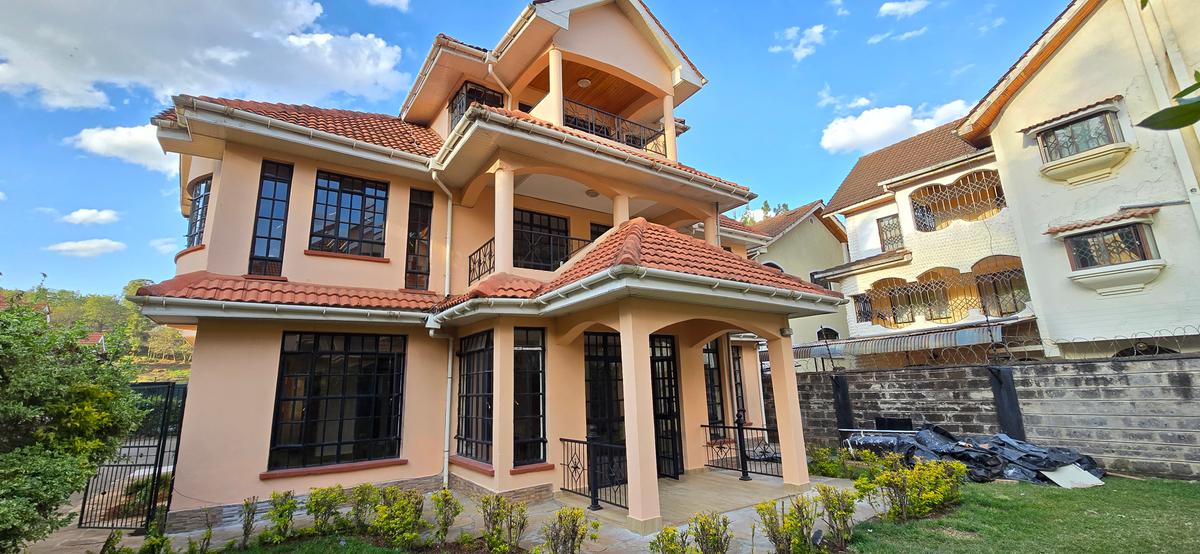 5 Bed Townhouse with En Suite at Lavington