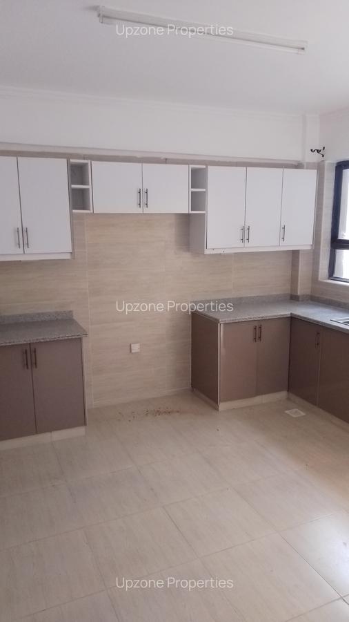 3 Bed Apartment with En Suite in Lavington - 11