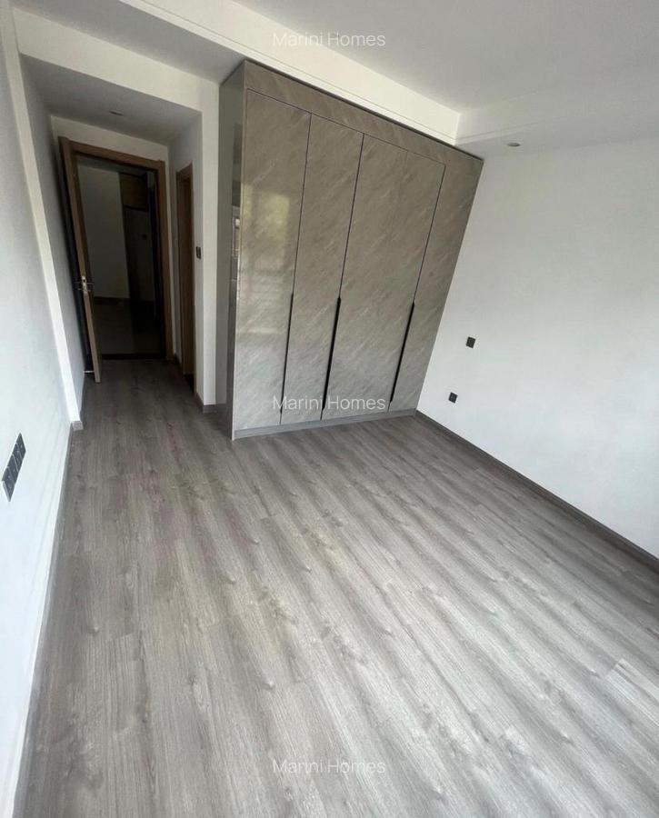 3 Bed Apartment with En Suite in Riverside - 16