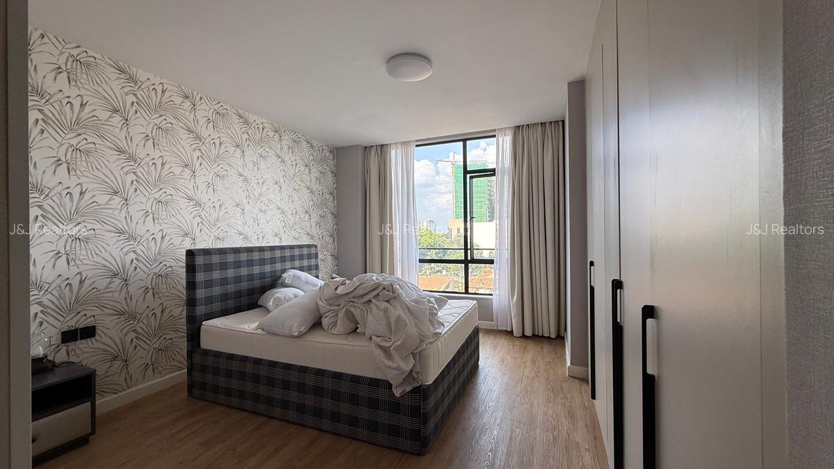 Furnished 2 Bed Apartment with En Suite in Brookside - 12