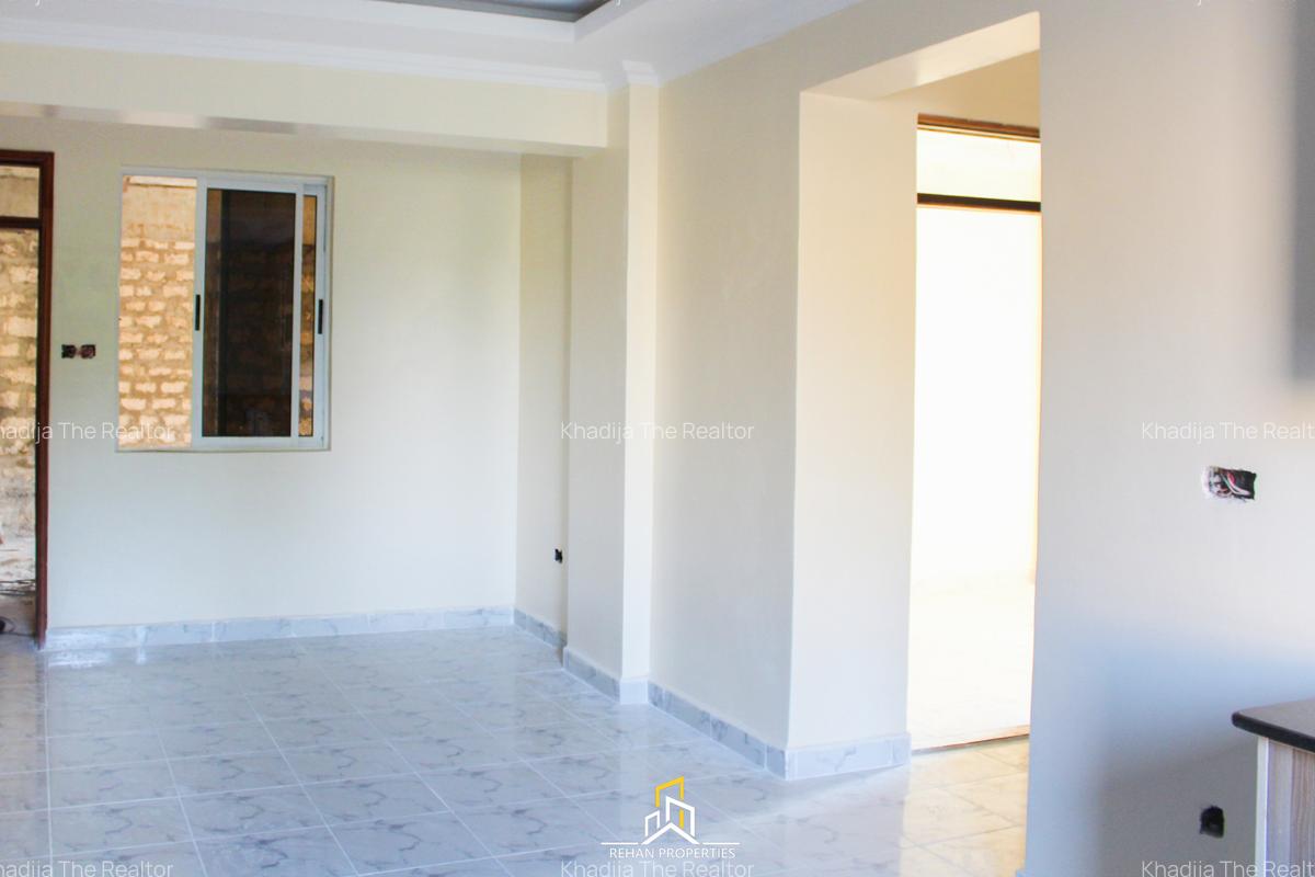 2 Bed Apartment with En Suite in Nyali Area - 5