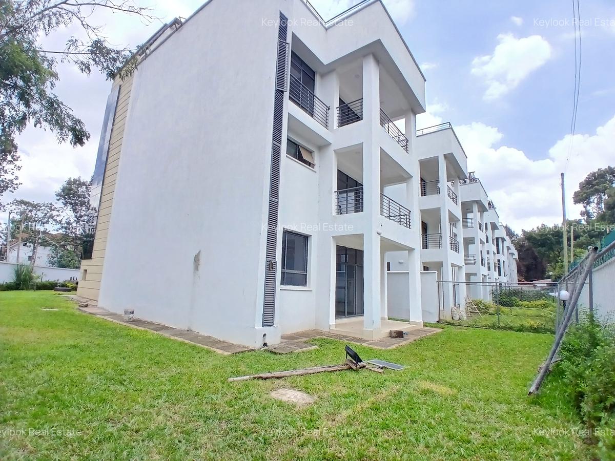 5 Bed Townhouse with En Suite at Lavington - 2
