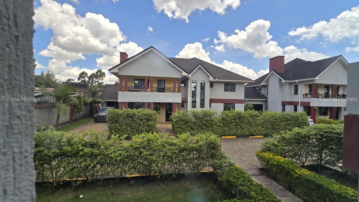 5 Bed House with En Suite in Garden Estate - 1