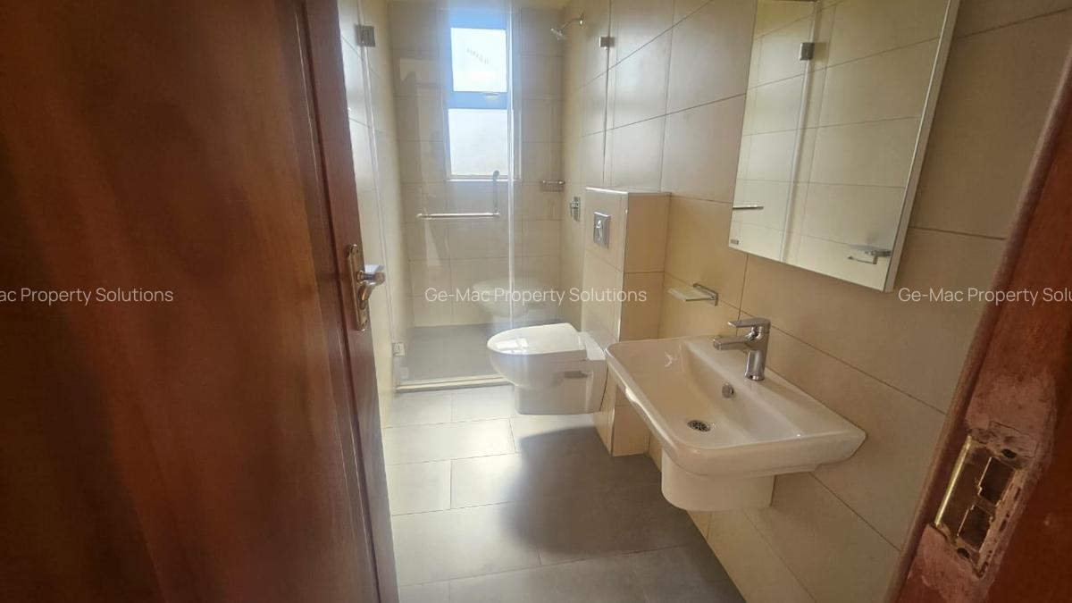 4 Bed House with En Suite in Kiambu Road - 12