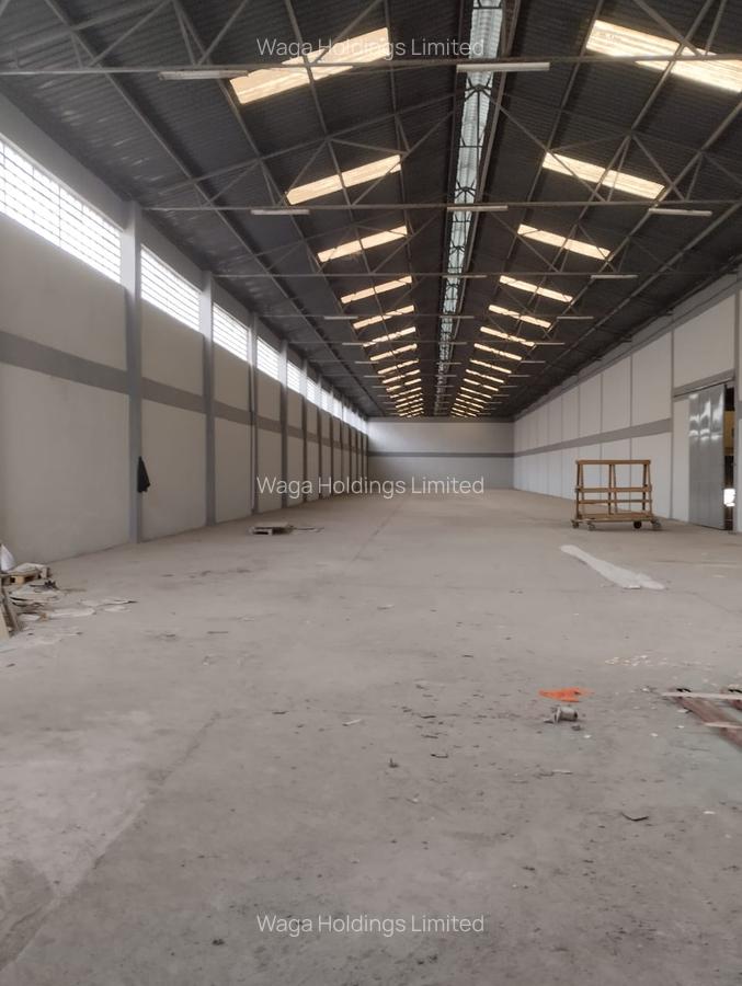 13,200 ft² Warehouse with Cctv at North Airport Rd. - 2