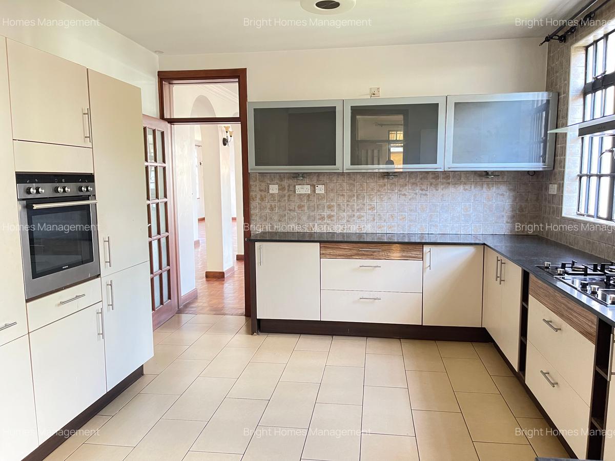 4 Bed Apartment with En Suite in Lavington - 6