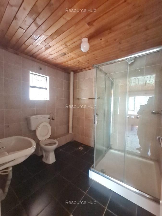 4 Bed House with En Suite at Hardy Area - 13