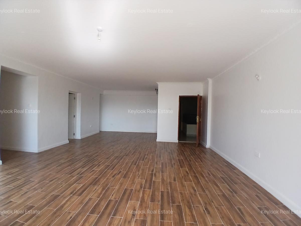 3 Bed Apartment with En Suite at Lavington - 3