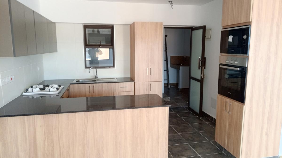 Serviced 3 Bed Apartment with En Suite in Kilimani - 12