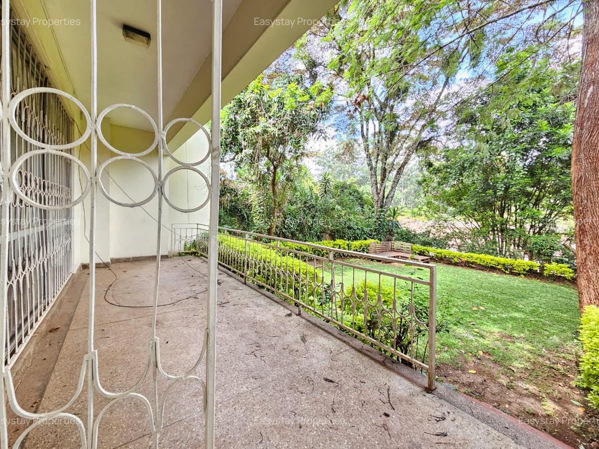4 Bed Townhouse with En Suite in Spring Valley - 1
