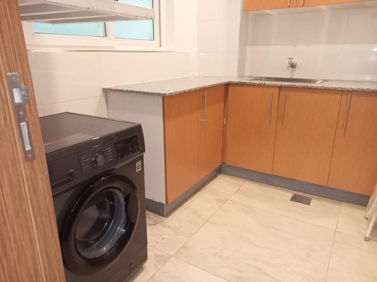 3 Bed Apartment with En Suite in Parklands - 8