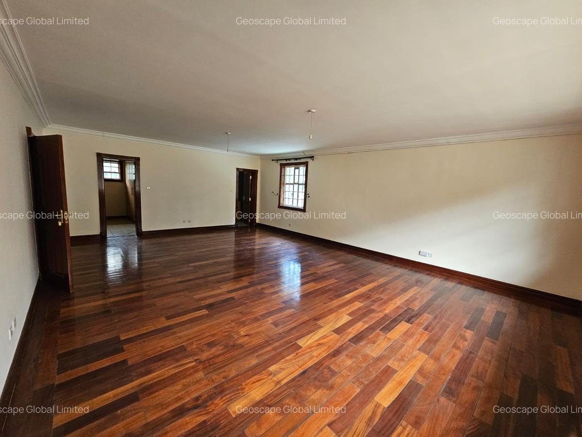 5 Bed Townhouse with En Suite in Lavington - 7