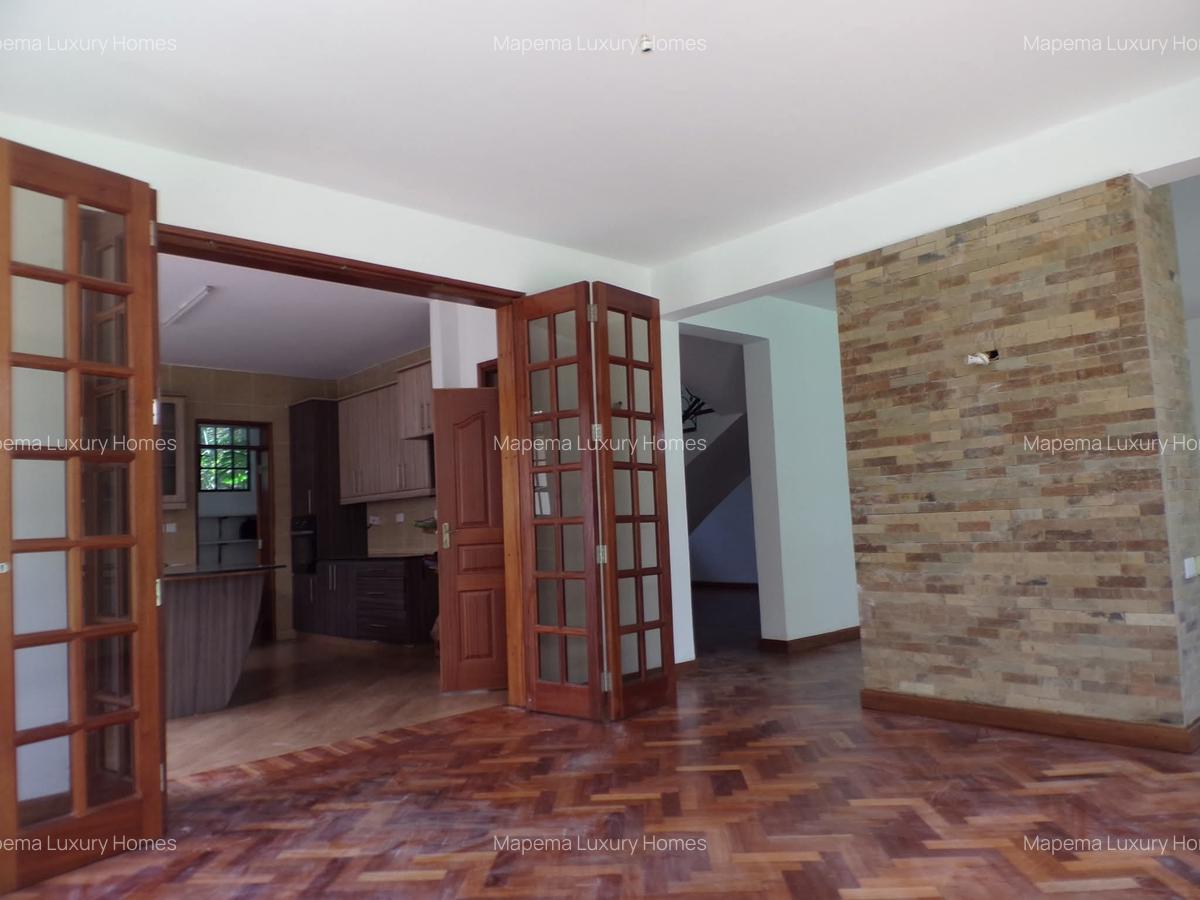 4 Bed House with En Suite at Windy Ridge - 4