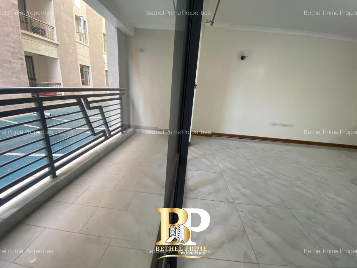 1 Bed Apartment with En Suite in Brookside - 4