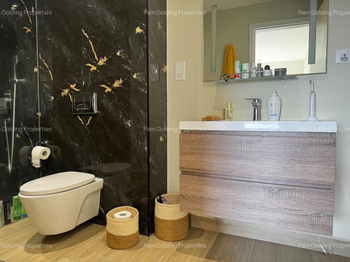 2 Bed Apartment with En Suite in Riverside - 17