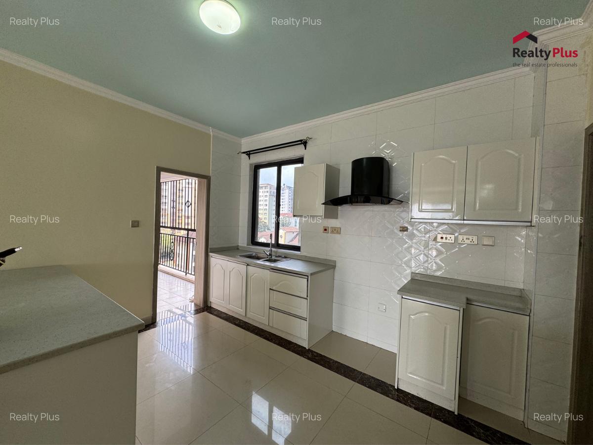 3 Bed Apartment with En Suite at Dennis Pritt Road - 4