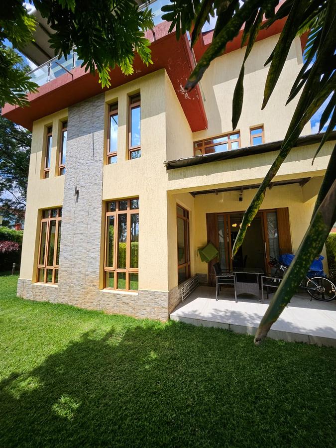 5 Bed House with En Suite in Lavington - 2