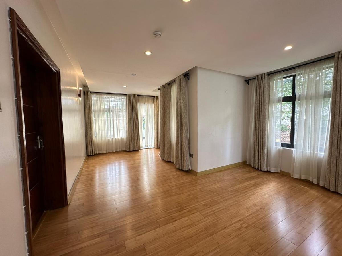 5 Bed Apartment with En Suite at Lavington - 8