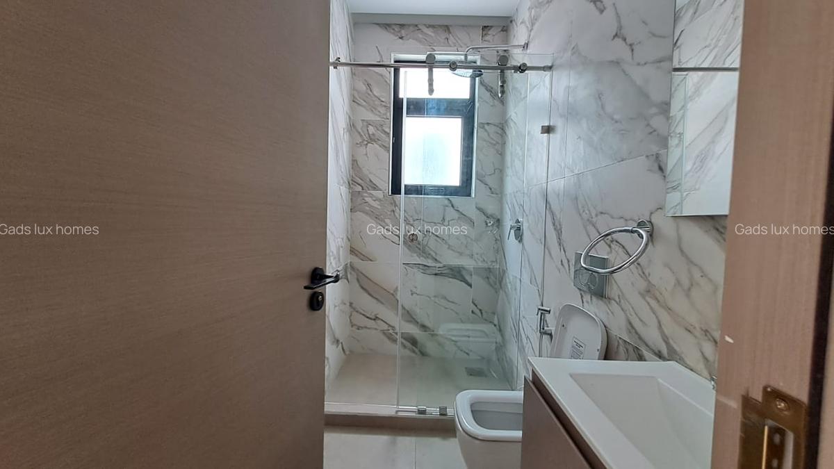 5 Bed Townhouse with En Suite at Lavington - 8