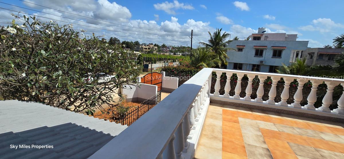 4 Bed Villa with En Suite at Serena - 13