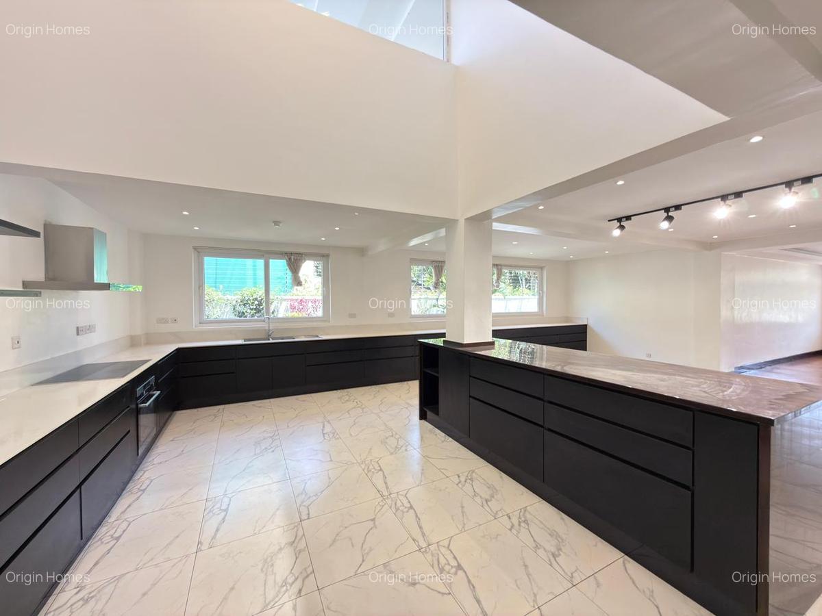 5 Bed House with En Suite in Runda - 6