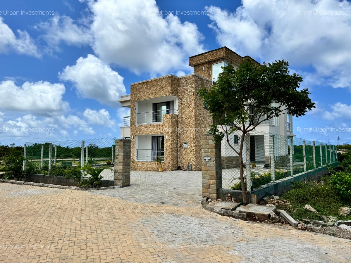 4 Bed Townhouse with En Suite in Vipingo - 2