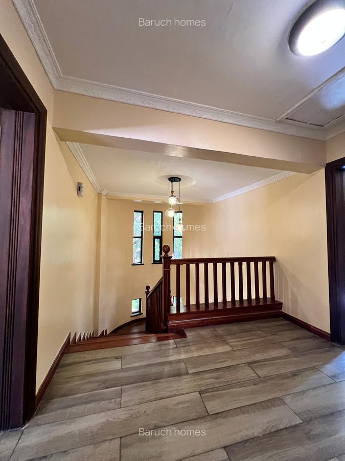 4 Bed Townhouse with En Suite in Lavington - 20