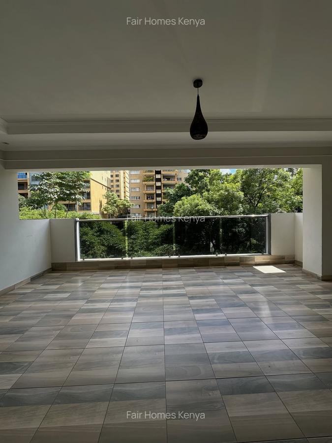 3 Bed Apartment with En Suite at Riverside Drive - 10