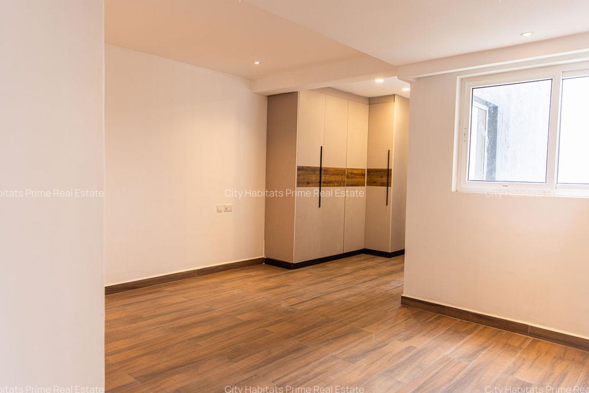 2 Bed Apartment with En Suite in General Mathenge - 7