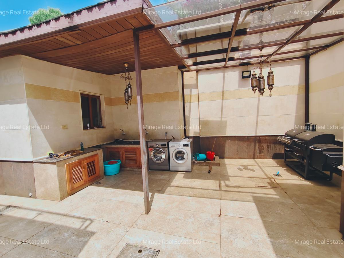 6 Bed Villa with En Suite in Lavington - 8