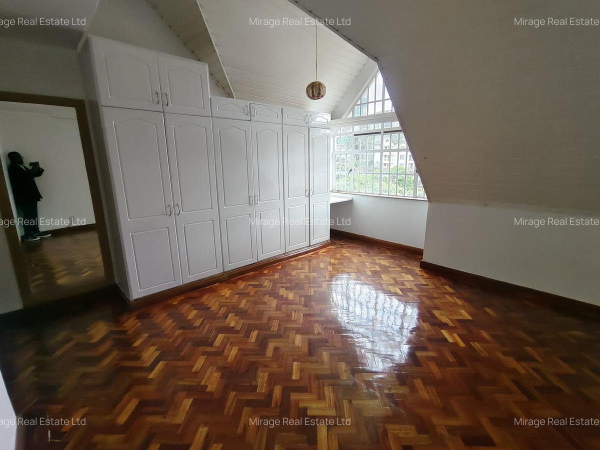 4 Bed Apartment with Swimming Pool in Kilimani - 14