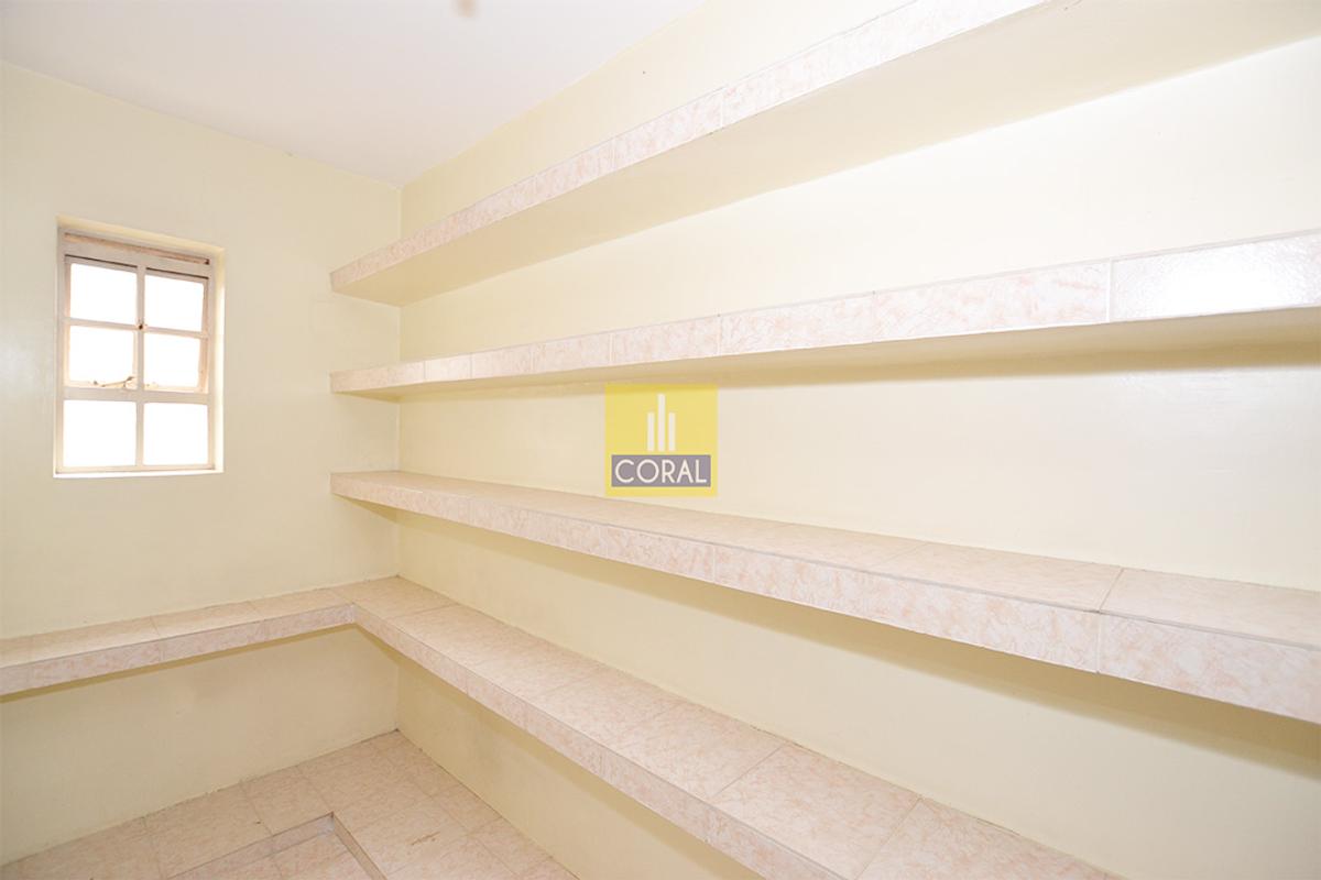 4 Bed Apartment with Parking in Parklands - 7