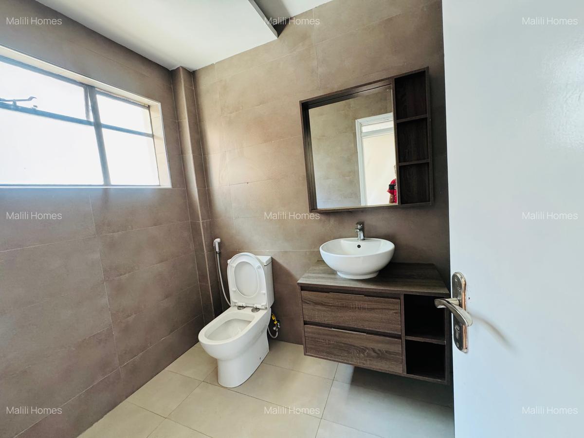 4 Bed Apartment in Riverside - 10