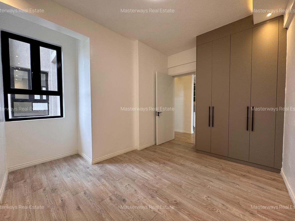 3 Bed Apartment with En Suite in Parklands - 9