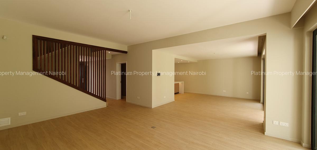 5 Bed Townhouse with En Suite in Kyuna - 2