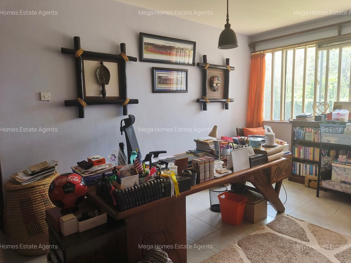 4 Bed House with En Suite in Runda - 2