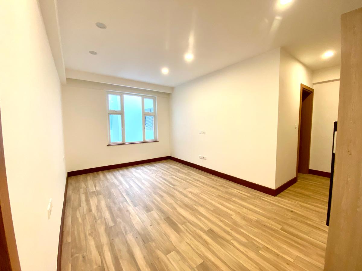 3 Bed Apartment with En Suite in Parklands - 6