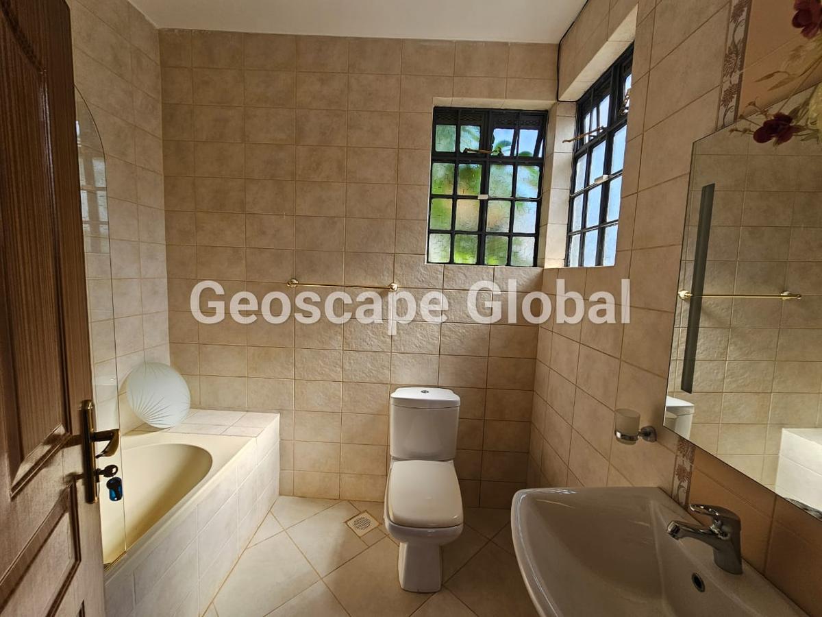 5 Bed House with En Suite in Kitisuru - 12