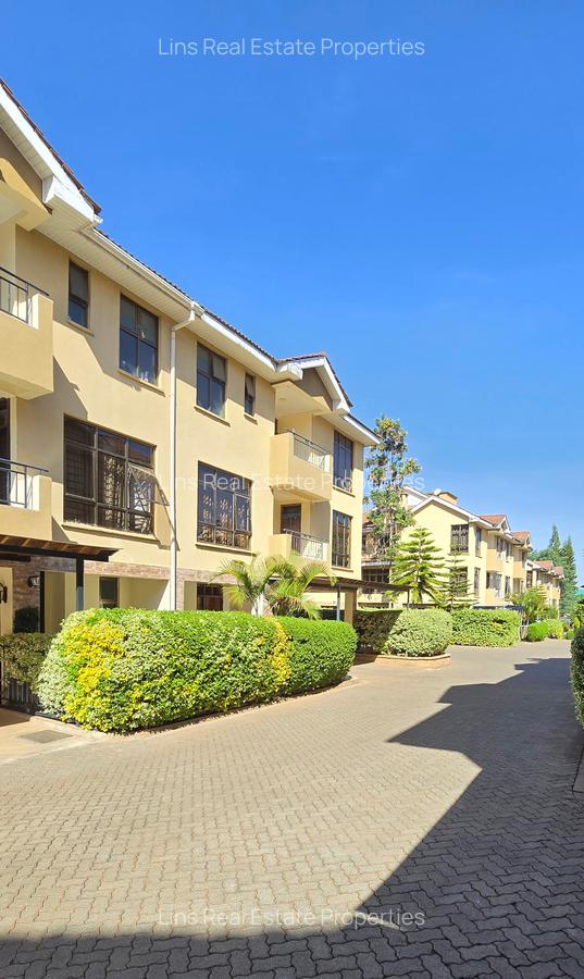 5 Bed Townhouse with En Suite in Lavington - 1