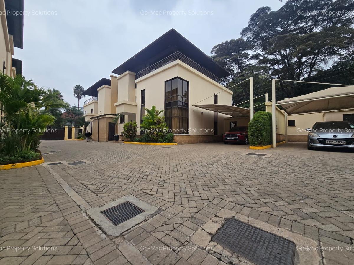 4 Bed Townhouse with En Suite in Lavington - 17