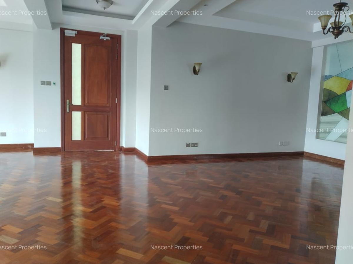 3 Bed Apartment with En Suite in Riverside - 7