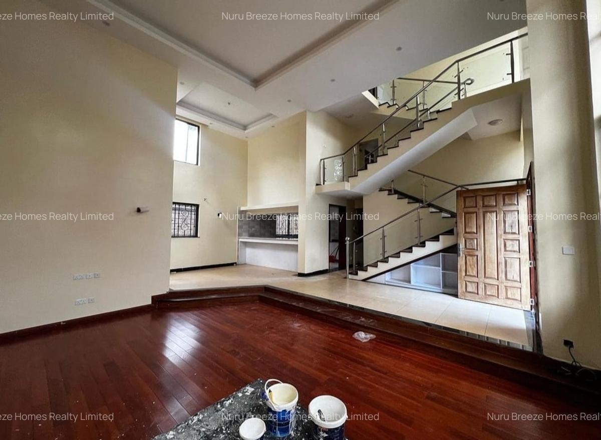 5 Bed Townhouse with En Suite in Lavington - 6