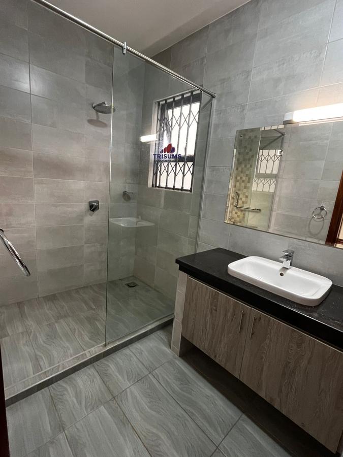 5 Bed Townhouse with En Suite in Westlands Area - 9