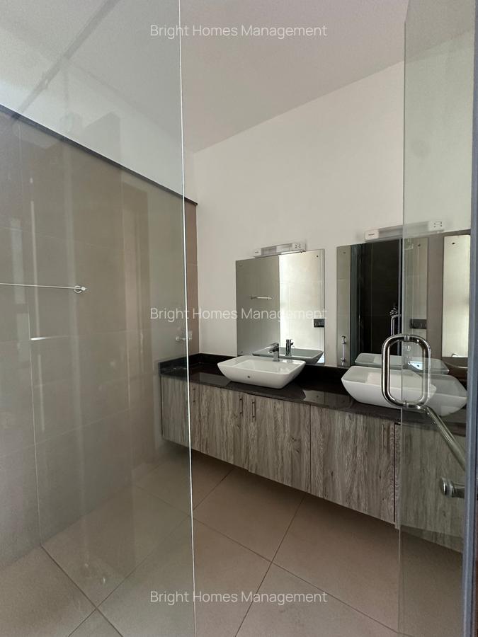 5 Bed Townhouse with En Suite in Lavington - 15