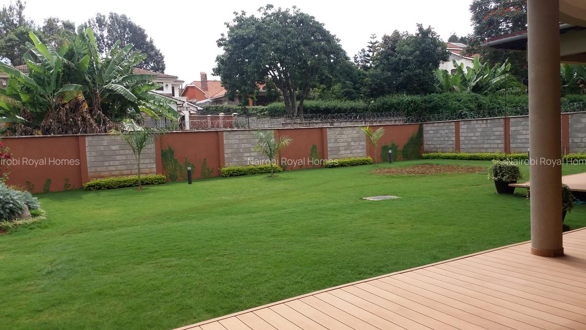 5 Bed House with En Suite at Flem Tree - 15