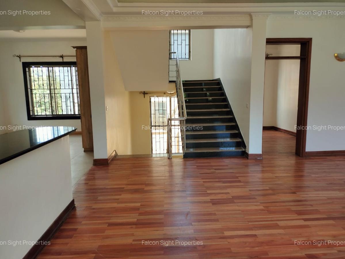 5 Bed Townhouse with Garden at Easy Access To Peponi Road - 7