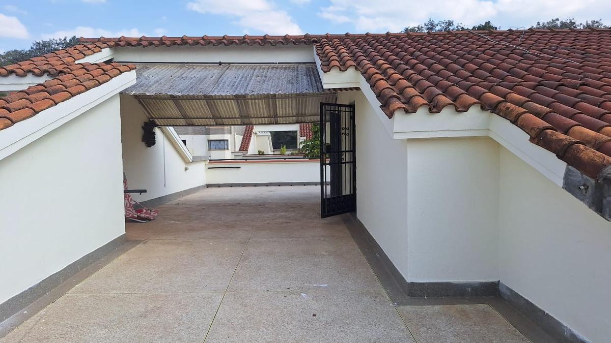 4 Bed Townhouse with En Suite in Westlands Area - 20
