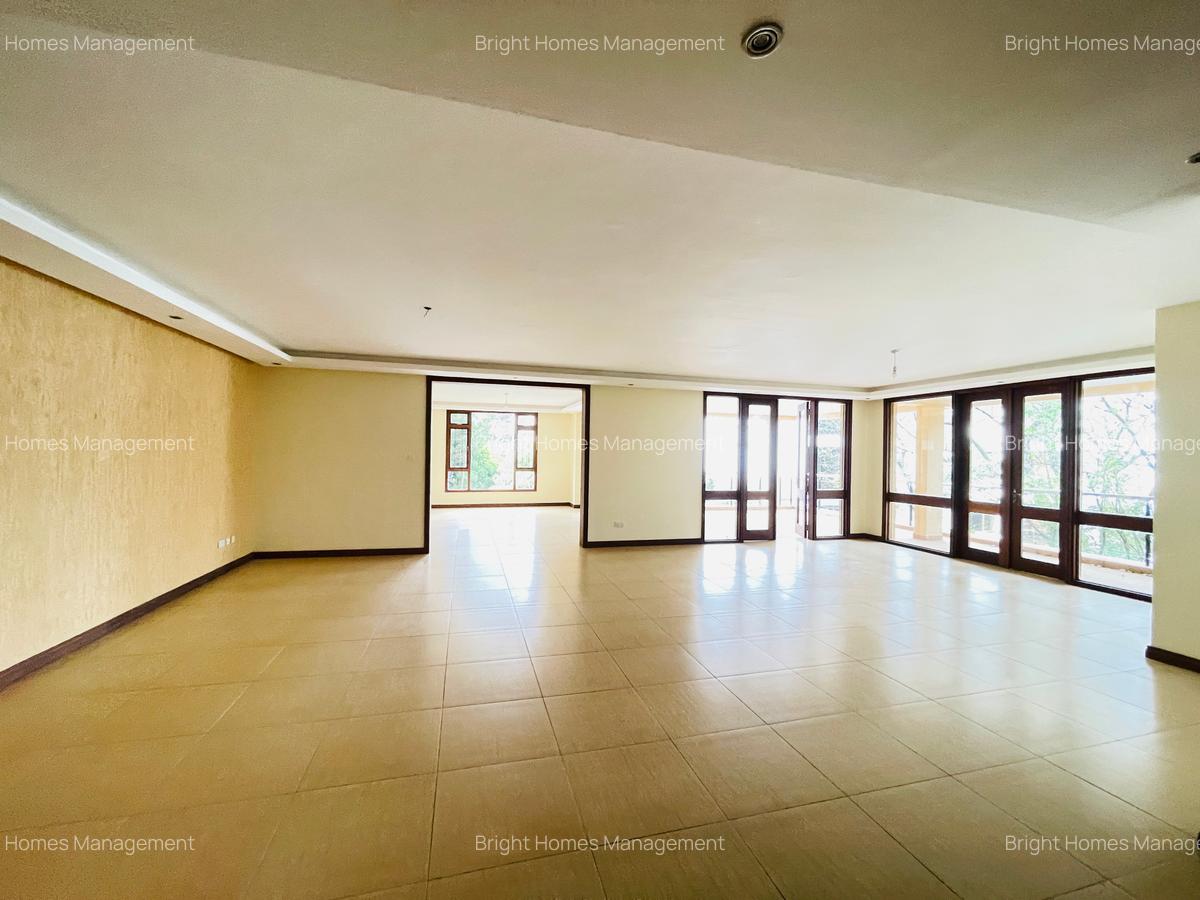 4 Bed Apartment with En Suite in Riverside - 19