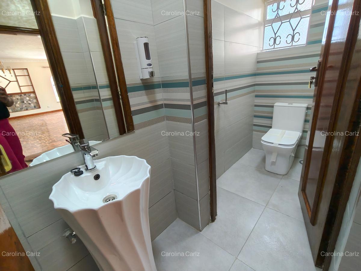 5 Bed Townhouse with En Suite at Loresho - 6